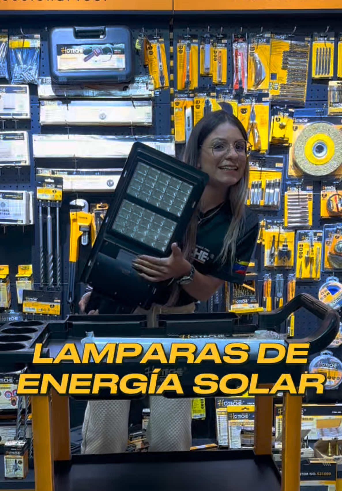 ¿Buscas luces para iluminar grandes espacios? Lamparas LED de energía solar 💡#hoteche #herramientasprofesionales #paratiiiiiiiiiiiiiiiiiiiiiiiiiiiiiii #viral #tiktok 