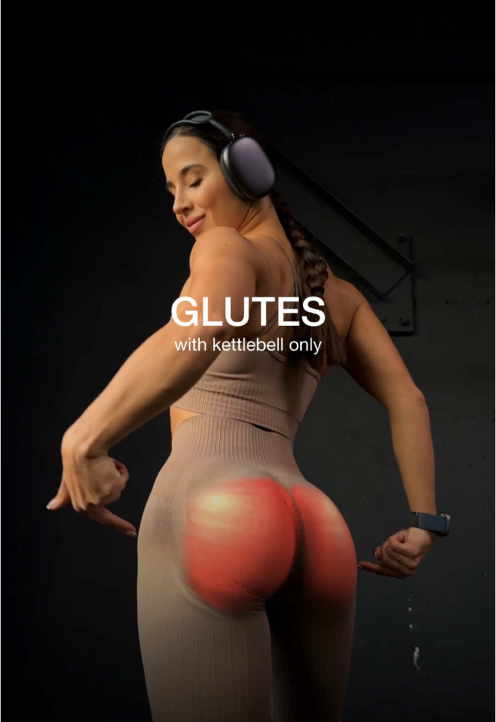 Take your glute gains to the next level with these 6 killer kettlebell exercises! 🍑💪 Nougat fit @Gym Glamour code: olesia10 Time to upgrade your peach prowess!👇🏻 1️⃣ sl rdl x15 2️⃣ sl glute bridge x12 each leg 3️⃣ donkey kick x12 each leg 4️⃣ squat side step x16 5️⃣ reverse lunge two steps back x16 each leg 6️⃣ side lunge x12 each side COMPLETE 4 ROUNDS 🎯🍑 Ready for a total transformation?  My home workout program TONE & SHAPE with dumbbells and resistance bands has everything you need👇🏻 ✨ workouts, a meal plan, guides, and an amazing community for support. Let’s crush it together! Link in bio 🔗 #glutesworkout #homeworkout #gymworkouts #lowerbody #lowerbodyworkout #gymtips #workouttips