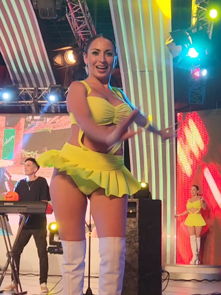 ¡@Stefy Cantone eclipsando a todo el mundo con su calidad para bailar! 🤩🎶 #bailarinasdepasion 