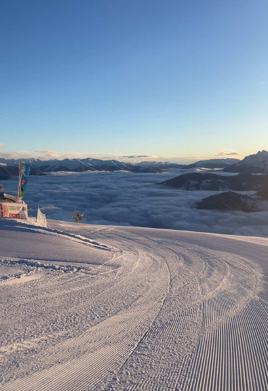 No better feeling than this ⛷️ 4 weeks to go 🙌🏻.  @castelmaurn  #kronplatz #visitsouthtyrol #südtirol #sciare #skiinstructorlife #view #kronschool 