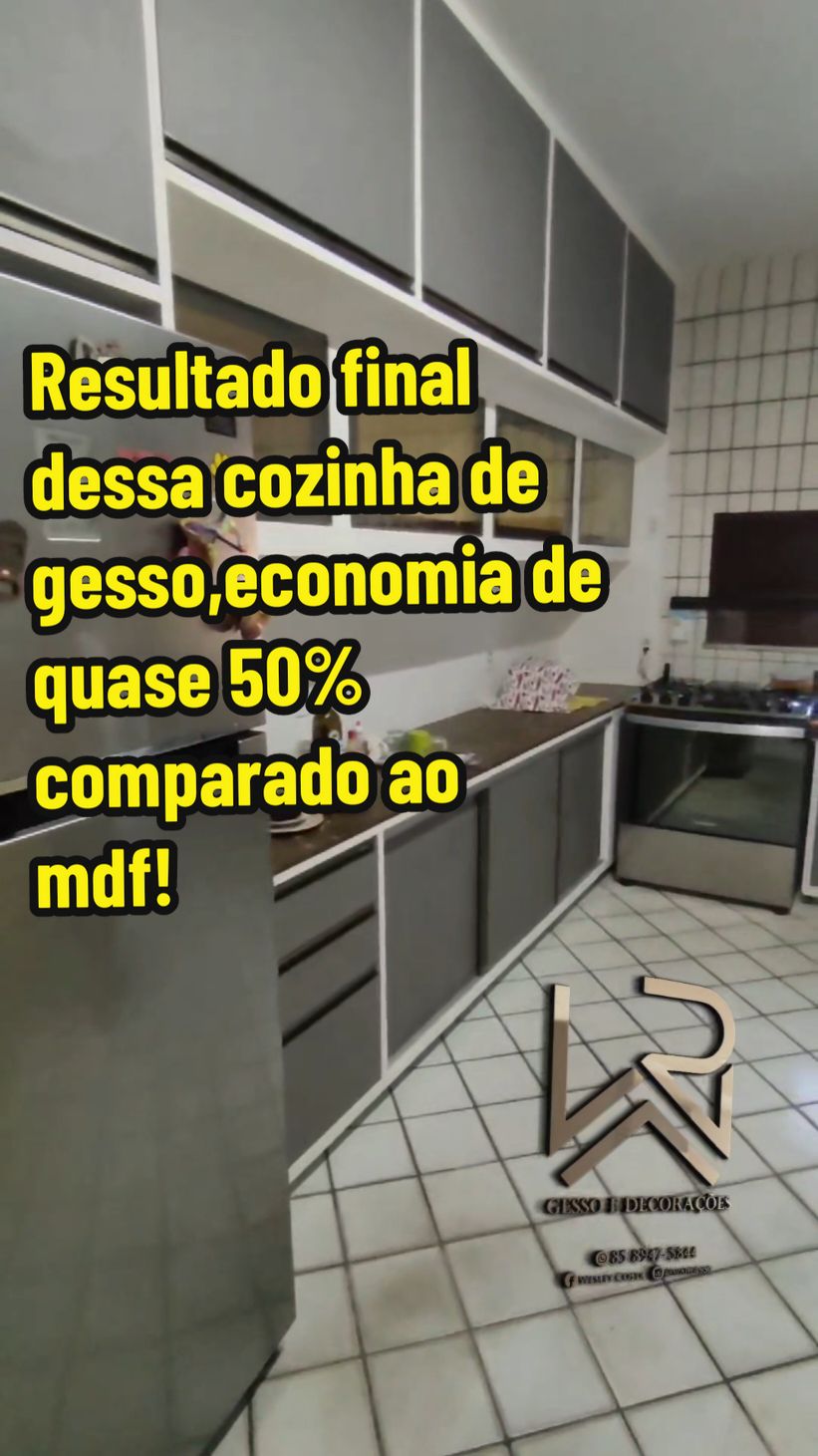 Cozinha feita de placas RU resistente a umidade,porta de mdf e vidro com gavetas em mdf! #cozinha #armario #moveis #loveyou #casal 