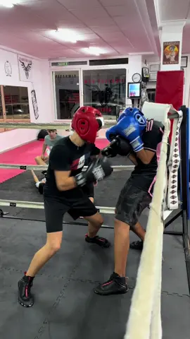 Boxeo 🥊  The Fighters!!💣💥 Fight & be free 💯 @fightersgymclub  BOXING & FIGHT CLUB 🥊🥋❌🥷 (Club Oficial Federado) . . . . #boxeo #mma #grappling #kravmaga #defensapersonal #cardioboxing #preparacionesfisicas #nutricion #boxing #fight #boxing #mma #grappling #fighter 