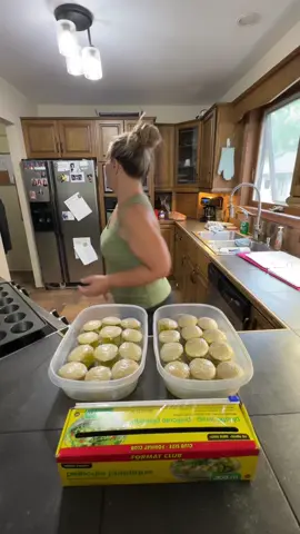 Baking lots of cupcakes?Try this! 🧁  #bakedbythelake #homebaker #cottagefoodbaker #cupcakes #cupcakedecorating #buttercream #buttercreamfrosting #kenora #lotw #bakinghacks