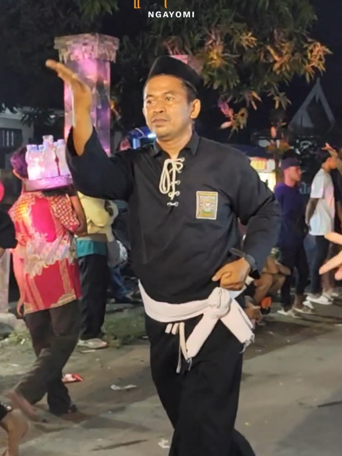 seni bela diri atau pencak silat Indonesia PSHT,,karnaval cakul kidul mojowarno jombang 2024 #fyp #viral #karnaval2024 #opoaechanneljombang 