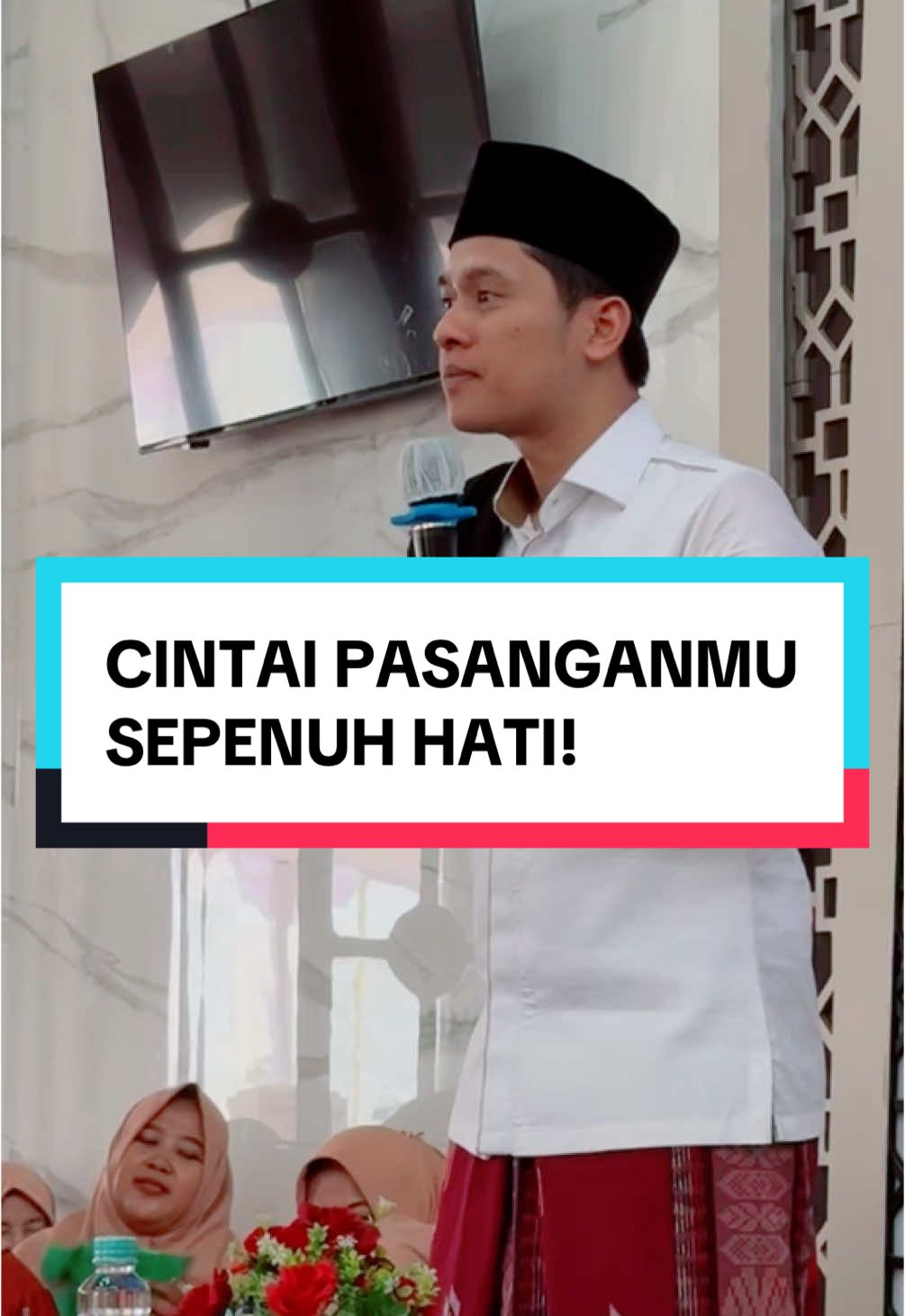 Cintai pasanganmu sepenuh hati🫶🏻 #mencintaimu #cinta #quotescinta #quoteslucu #ceramahlucu #ceramahkocak #ustadzencep #ibuibu #ibuibupengajian😍😘 #fyp #viral_video #CapCut 