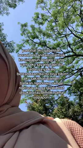dari sekian banyaknya mulut knp harus keluar dr mulut org yg plg aku sayang?