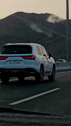 عز السيارت لكزس😎 #سيارات  #car  #cars  #lexus  #شيلات  #طريق  #خط 