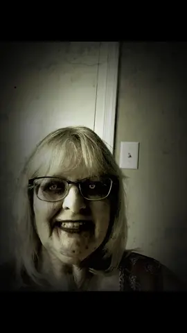 When I’m angry, my eyes turned red.. and well let’s just say when that happens.. Heh.. you should RUN😈##scarytiktoks##redeye##run