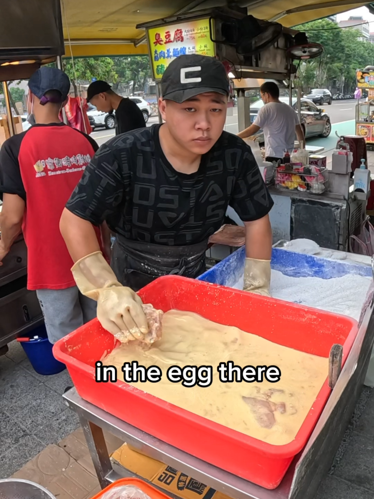 $3 fried chicken in Taiwan 🇹🇼 #hughabroad