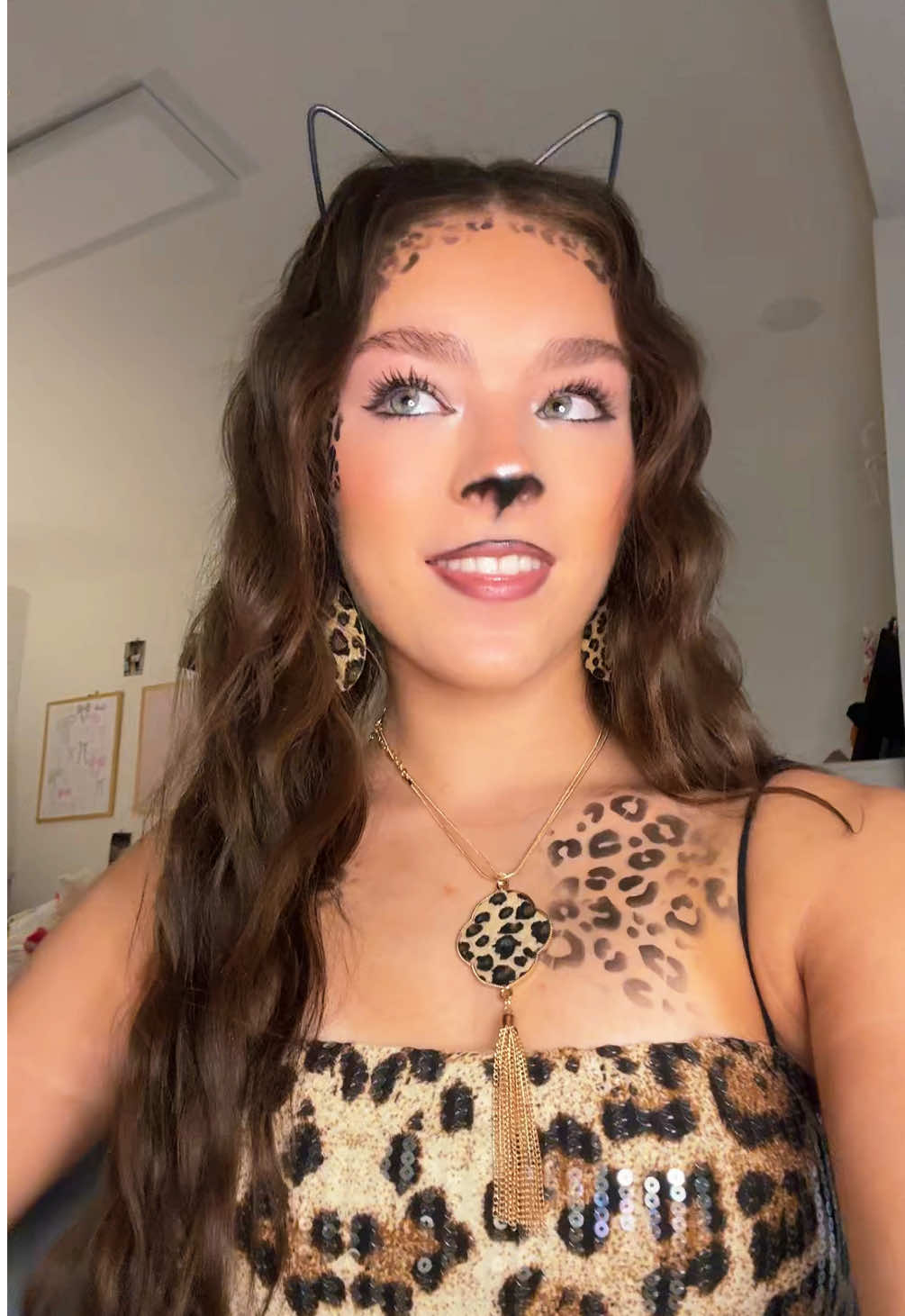 another basic costume… #fyp #cheetah #halloween #trending 