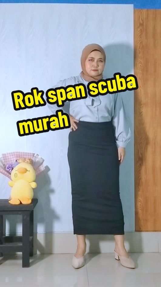 Membalas @tlthaaand_ Pakai size L cakep say. Yuk klik kranjang kuning dan di cekout mumpung rok span scuba nya masih promo kaka cantik. #rok #rokkoreanstyle #koreanskirt #rokspan #rokscuba 