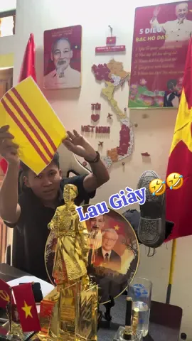 Chỉ Để Lau Giày Thôi Nhé 😁 #cali #xuhuongtiktok #vietnam #vietnamtoiyeu #xhtiktok #n10tv #n10tvshorts 