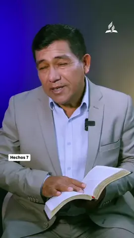 Hechos 7 ❇️ Esteban presenta un resumen de la historia para mostrar cómo Dios ha trabajado para la salvación. ❇️ El martirio de Esteban es un ejemplo de fe y valentía ante la adversidad. ❇️ La visión de Esteban, de Jesús en el cielo ofrece esperanza y reafirma la creencia en la vida eterna. #PrimeroDios