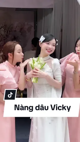 Lễ Đính Hôn cô dâu Vicky @Vic 🤍 và anh Ức Gà, áo dài + dâu rể by @Bao Ny Nguyen Bridal, bưng quả + váy yếm tiệc họ by Marie  #mariebridal #côdâu #wedding #váycưới 