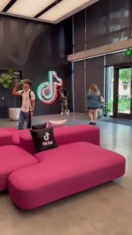 We had a lot of fun at TikTok HQ🫶🏻🫶🏻🫶🏻🫶🏻 #livestream #CapCut  #fypシ #fyp #tiktoklive 