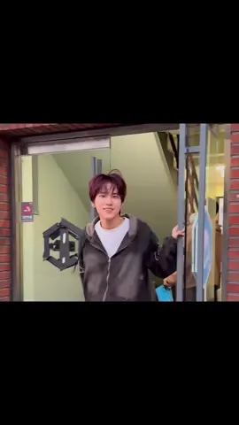 the way he runs 🤣🤣🤣 so cuteee #남손 #도남손 #NamSon #DoNamSon #iQIYI #StarlightBoys #스타라이트보이즈 #星光闪耀的少年 