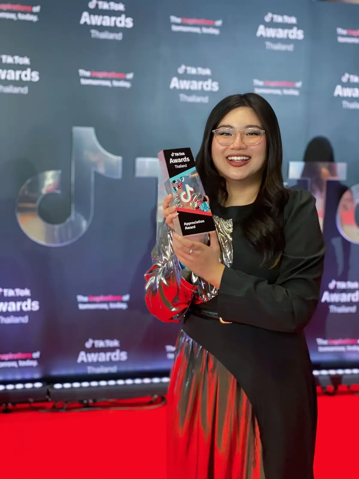 2nd time with TikTok Awards Thailand 2024. I am so incredibly honored to be here as a nominee of Education Creator of the year 🔆 what an incredible and memorable night that I will never forget! Thank you Thailand TikTok team so much for the opportunity! และนี่ก็เป็นครั้งที่สองของการเข้าร่วมร่วมงาน TikTok Awards Thailand 2024! ครั้งที่แล้วแค่เข้าร่วมแต่ครั้งนี้ขอเข้าชิง 🤓 ดีใจมากๆที่ได้เจอทุกคน ขอบคุณทางทีม TikTok Thailand ด้วยนะคะ - #TikTokAwardsTH #polynploy #engwithploy