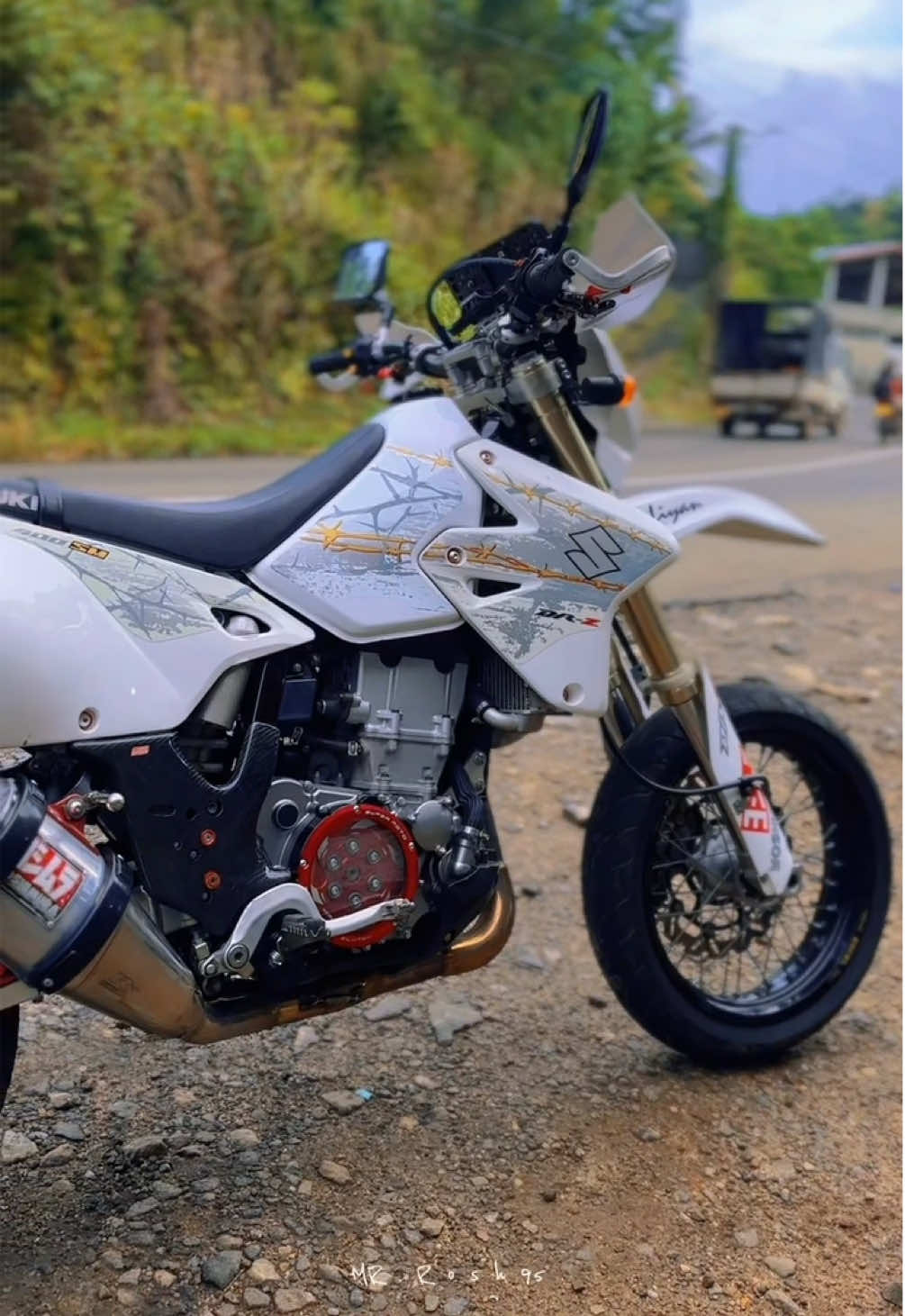 Z තියෙන අය උදාරයි පැටියෝ 😊 🕊️ #drz  #drz400sm #bew0344 #suzukidrz400 #fypageシ #foryou #mr_rosh95💫 #දිලීප_ආර්_fb #bikelife #modifybike  #viraltiktok #drz_hungry🥵 