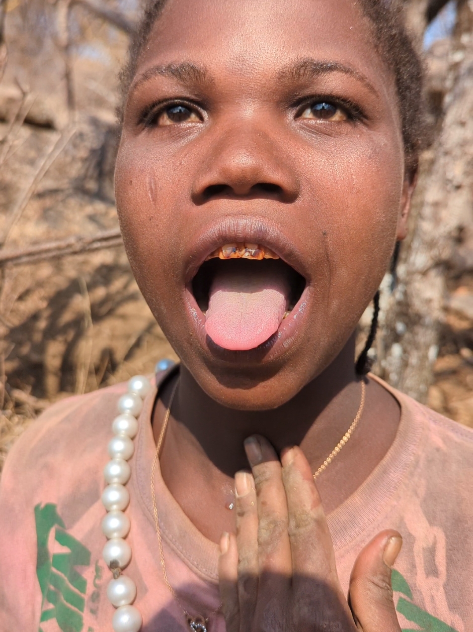 Wow,,🥰 it's beautiful girls Enjoy eating Root's food😋very Amazing tradition lifestyle.