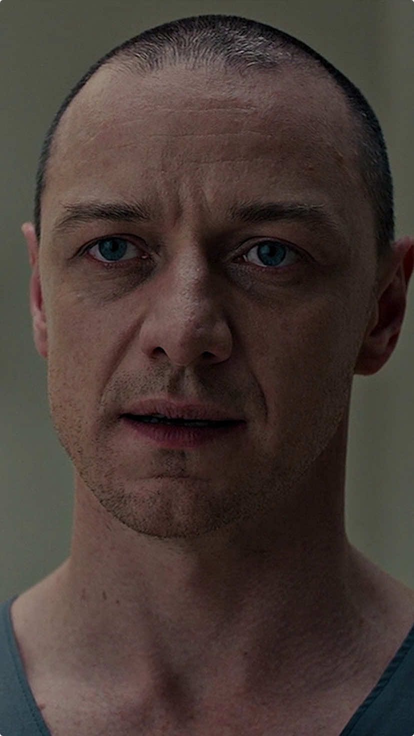 James McAvoy went absolutely crazy in Glass. #JamesMcAvoy #Glass #SarahPaulson #Movies #MovieClips 