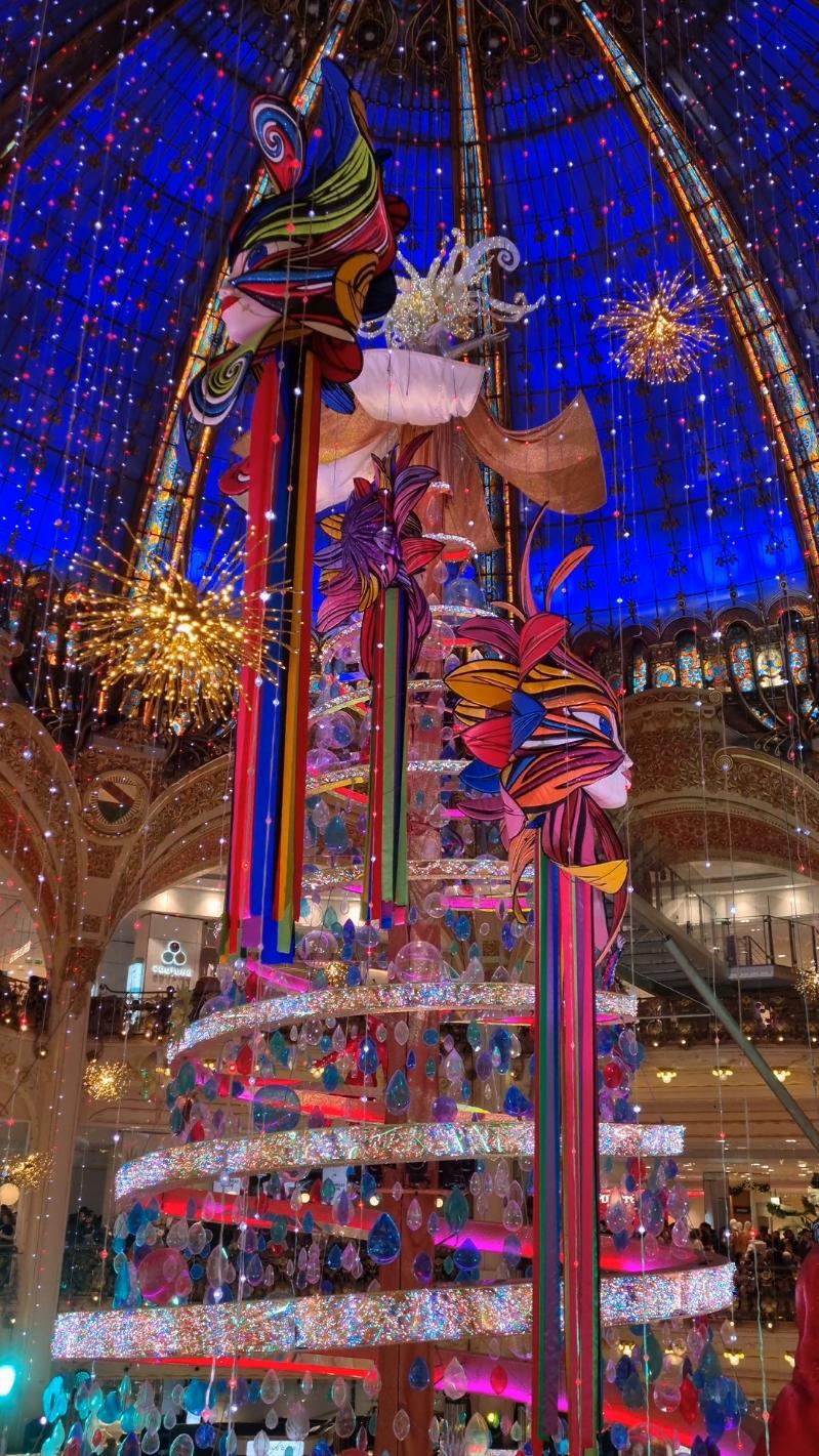 Galeries Lafayette in less than one month 🪄 #galerieslafayette #pourtoi #christmas2024 #decorationnoel #aesthetic #parischristmas #parisianlifestyle #sortiraparis #noel #parischristmas2024 #xmas #xmasinparis #xmasvibes #thingstodoinparis #paris2024 #parisfrance #paristiktok 