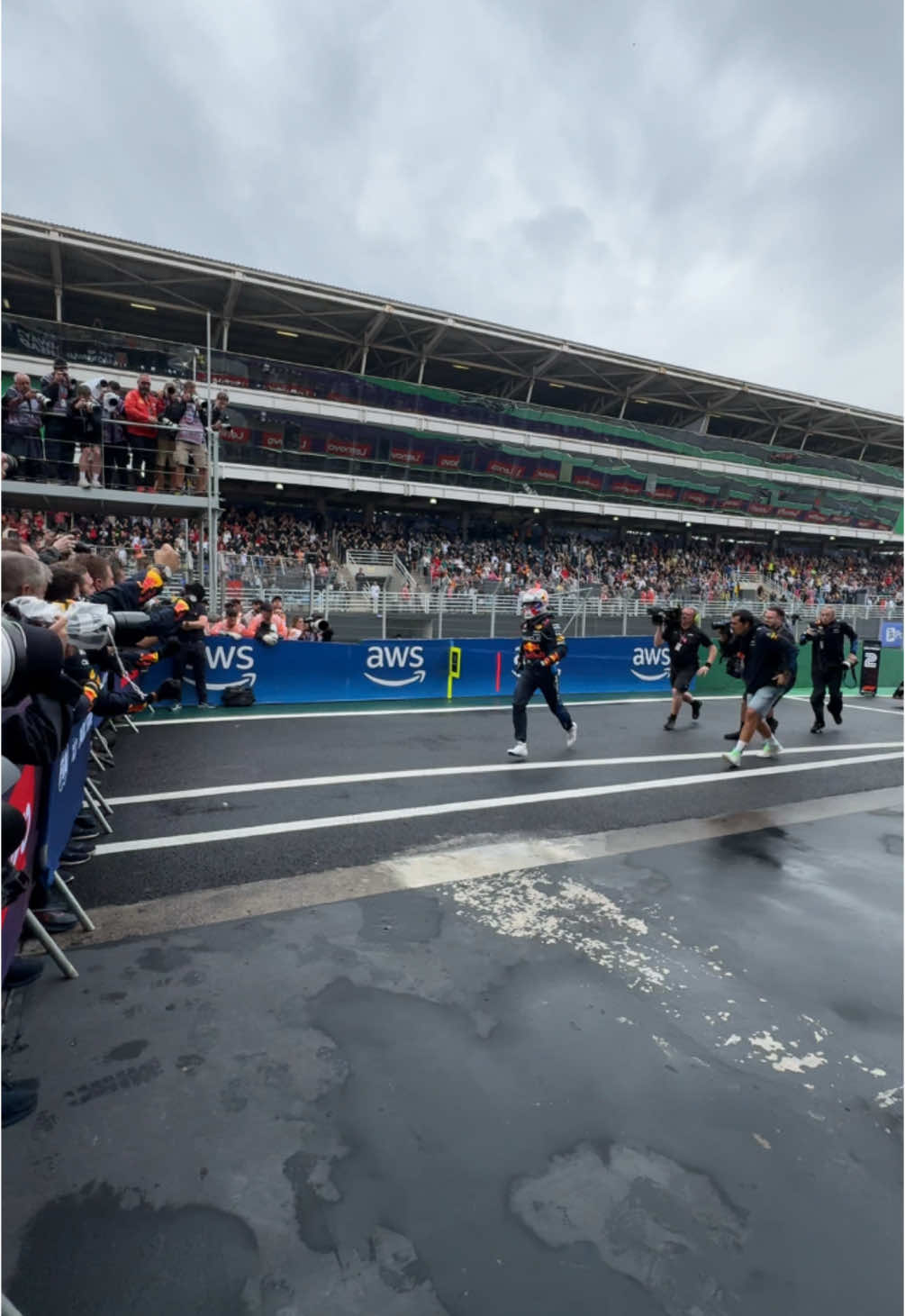 MAX VERSTAPPEN, LADIES AND GENTLEMEN 🦁 #F1 #RedBullRacing #BrazilGP 