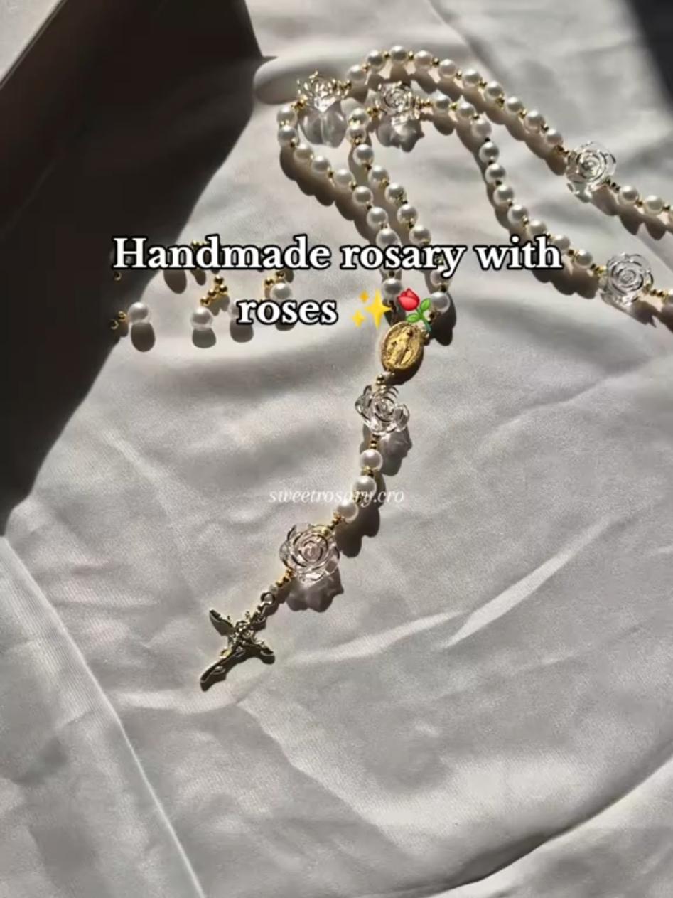 This one is currently among favorites 😍 Ig: sweetrosary.cro #rosarybeads #holyrosary #catholicrosary #rosary #rosaryforsale #rosarygift #christiangirl #rosaryshop #therosary