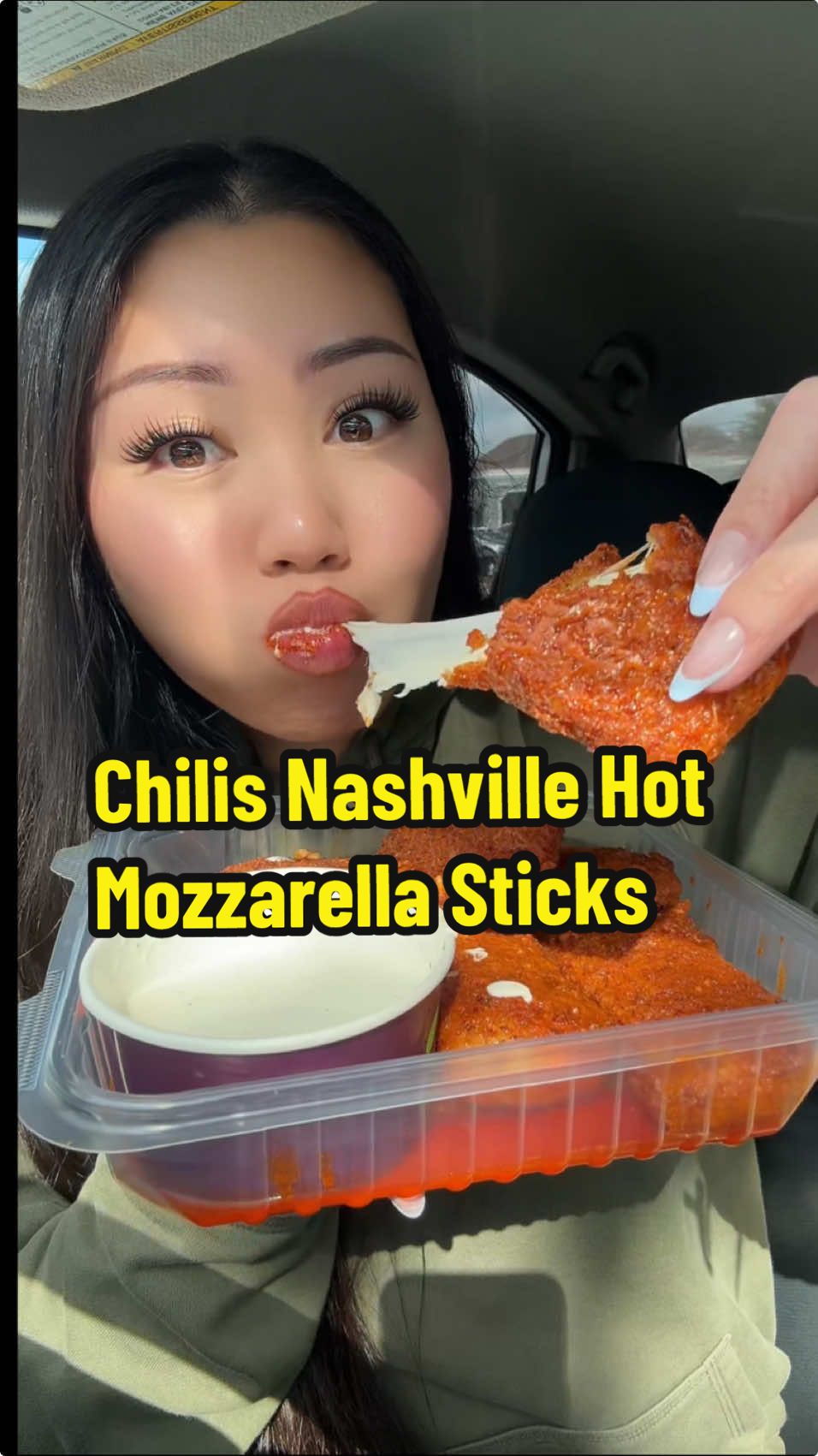 The crunch from Chilis Nashville Hot Mozzarella Sticks are so satisfying omg 😍🔥 @Chili’s Grill & Bar  #Chilis #chilismukbang #trippledipper #muckbangeatingshow #muckbang #eatingshow #viral #eatwithme #Foodie #foodtiktok #foodasmr #foodsounds #eatingvideo #asmr #foodvideos #FoodTok #eatingasmr #mukbangasmr #asmreating #eatingshowasmr #eatingsounds #mukbangs #mukbangvideo #letseat #watchmeeat  #asmrmukbang #foodietiktok #eatingsounds #asmrsounds #foodietok #food #creatorsearchinsights  #honey #chipotle #honeychipotlecrispers  #ranch #mozzarellasticks #cheesepull 