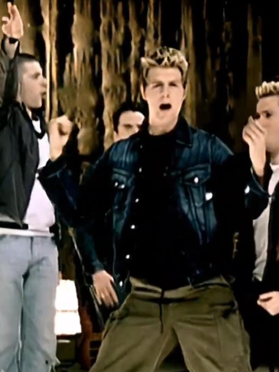 2001 | Westlife - 'When You're Looking Like That' #westlife #boyband #forgottensong #millennialsongs #2000smusic #2000snostalgia #2000ssongs #throwbacksongs #songsyouforgotabout #2000sthrowback #millennialsontiktok #millennialsoftiktok #millennialmusic #forgottenhits #forgottensongoftheday #2000sthrowbacks #2000spop #2000shits #forgottensongs #throwbacksong #popmusic #throwbackmusic #fyp 