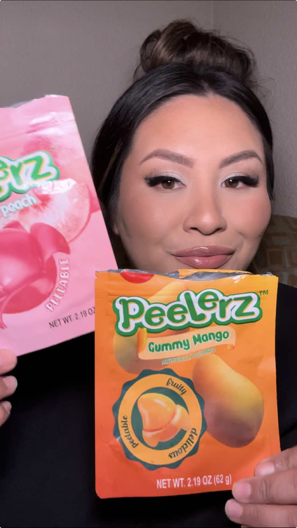 Perfect for hosting, it will be such a hit! Or stocking stuffer!  #peelerz #hostingideas #hostingparty #cocktailsnack #christmas #stockingstuffer #suprisethekids