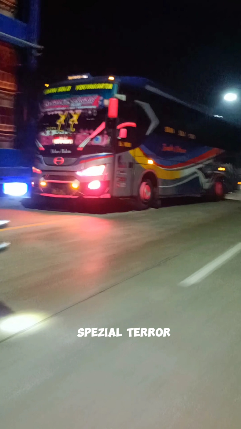 LIGA MALAM SENIN PELURU MALAM FT MAS ANDRIAN 🏁🔥💥#🐬 #🐬🐬🐬 #sglovers #sgloverstiktok #sumberselamat #sumberselamat🐬 #sugengrahayu #sugengrahayugroup #ngoyodbus #sumberkencono #sumbergroup #jammalam #huntingbus #fypp #fyppppppppppppppppppppppp #fyp #fypシ #fypdonggggggg #foryoupage #pelurumalam #spezialterror 