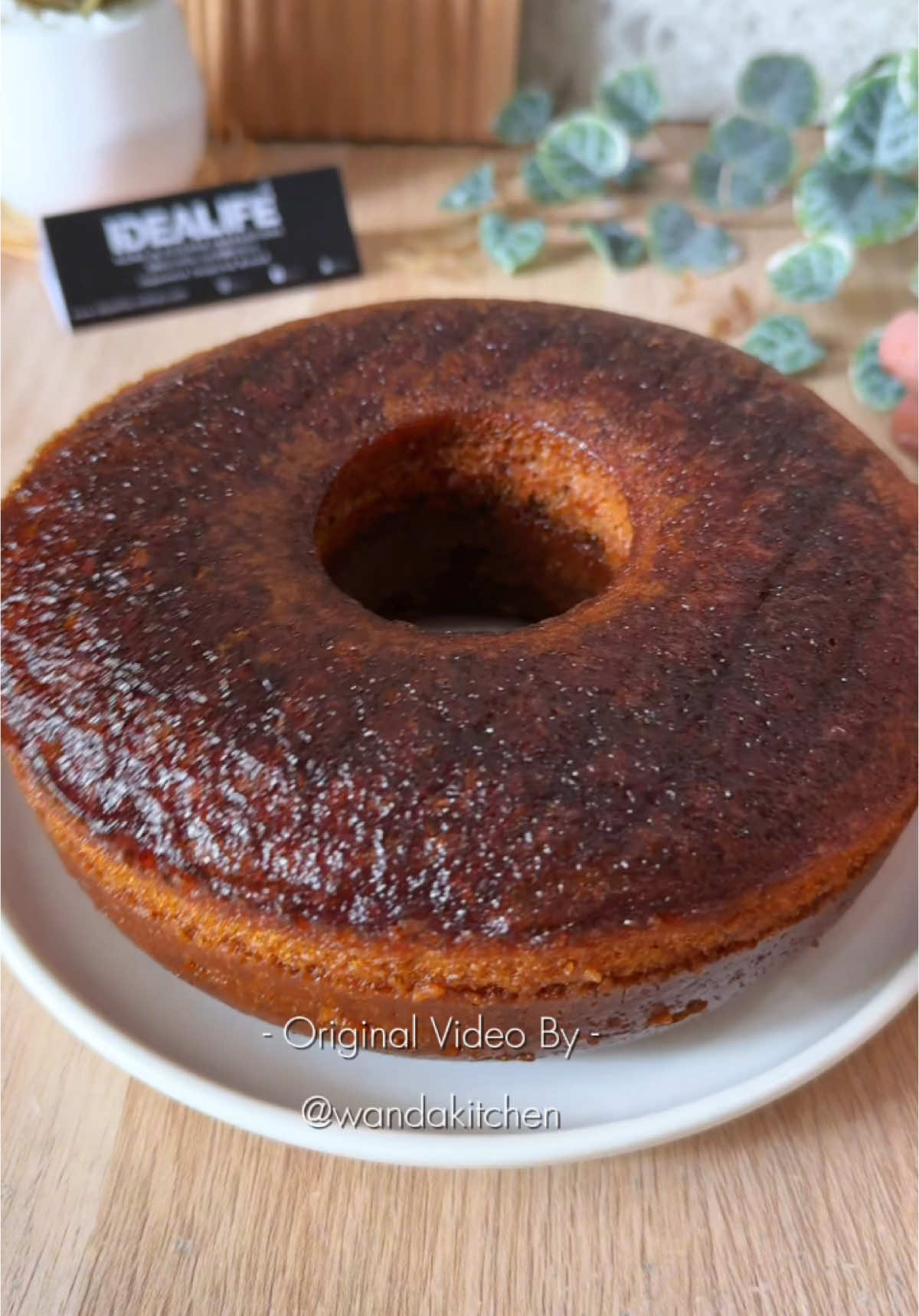 Resep ini buat kamu yang ga punya mixer, ga punya oven, ga punya timbangan! BOLU CARAMEL SARANG SEMUT KUKUS! All cookware by @@idealifeonline @IdealifeOfficial  #bolusarangsemut #bolukukus #resepkue #idejualan #resepmudah #sukamasak #wandakitchen 