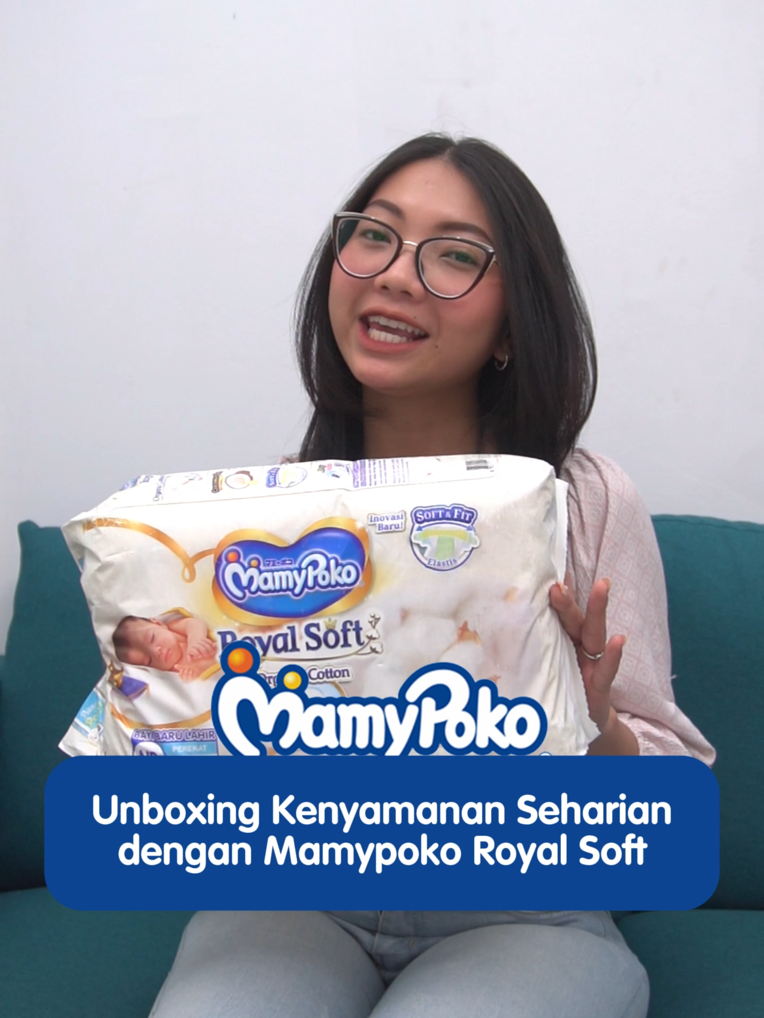 Yuk Mamy, unboxing kenyamanan Si kecil bareng MamyPoko Pants Royal Soft Organic Cotton dengan popok super halus lembut yang terbuat dari 100% Kapas Organik Bebas Kimia, Lebih Lembutt plus Lebih Cepat Kering dan Teruji Klinis 2X Lebih Baik Cegah Iritasi. Sehingga lebih aman untuk kulit si Kecil yang masih sensitif.  Dilengkapi juga dengan inovasi baru Soft & Fit. Karet pinggang elastis memeluk lembut pinggang bayi, sehingga pas di  badan untuk mengurangi resiko bocor belakang, nyaman dan bebas iritasi✨🤍 #2xCegahIritasi #MamyPokoRoyalSoftOrganicCotton #100%OrganicCotton  License No.: 259145  Rekor Murni No. 11160/R.MURNI/VIII/2023