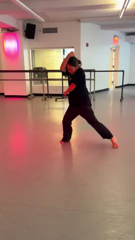 today’s class at @Broadway Dance Center NYC 🍂 #taylorswift #whosafraidoflittleoldme #november #dance #nyc #choreography #nycdancer @Taylor Swift 