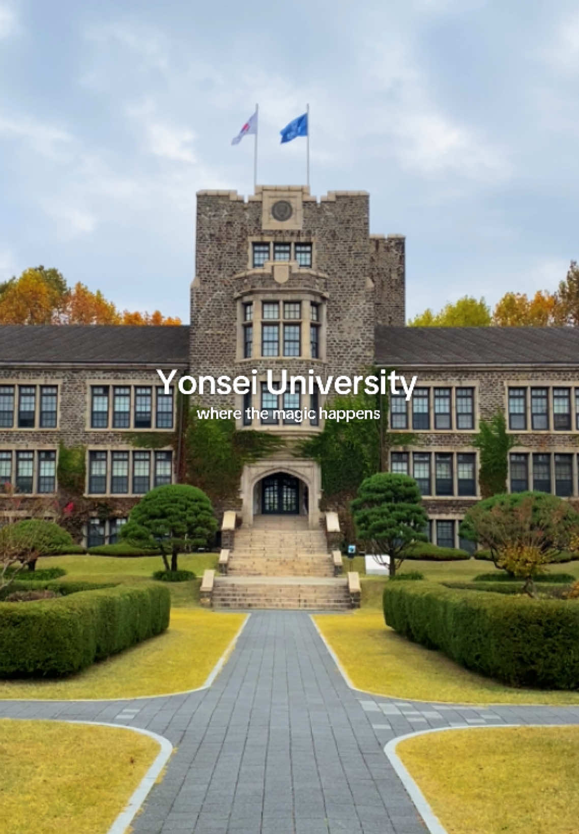 Yonsei university in Seoul ✨ the university is so beautiful, it's really worth to visit !! If you have watched some kdramas, then you probably know it too 🇰🇷🫶🏻💗  #yonseiuniversity #yonsei #yonseicampus #koreatravel #southkorea  #seoul #korea #traveltok #travel #korean #seoultrip  #seoultravel #seoulvlog #lifeinkorea #foreignerinkorea #2024 #fvp #fvpシ #foryoupagе #한국 #🇰🇷 