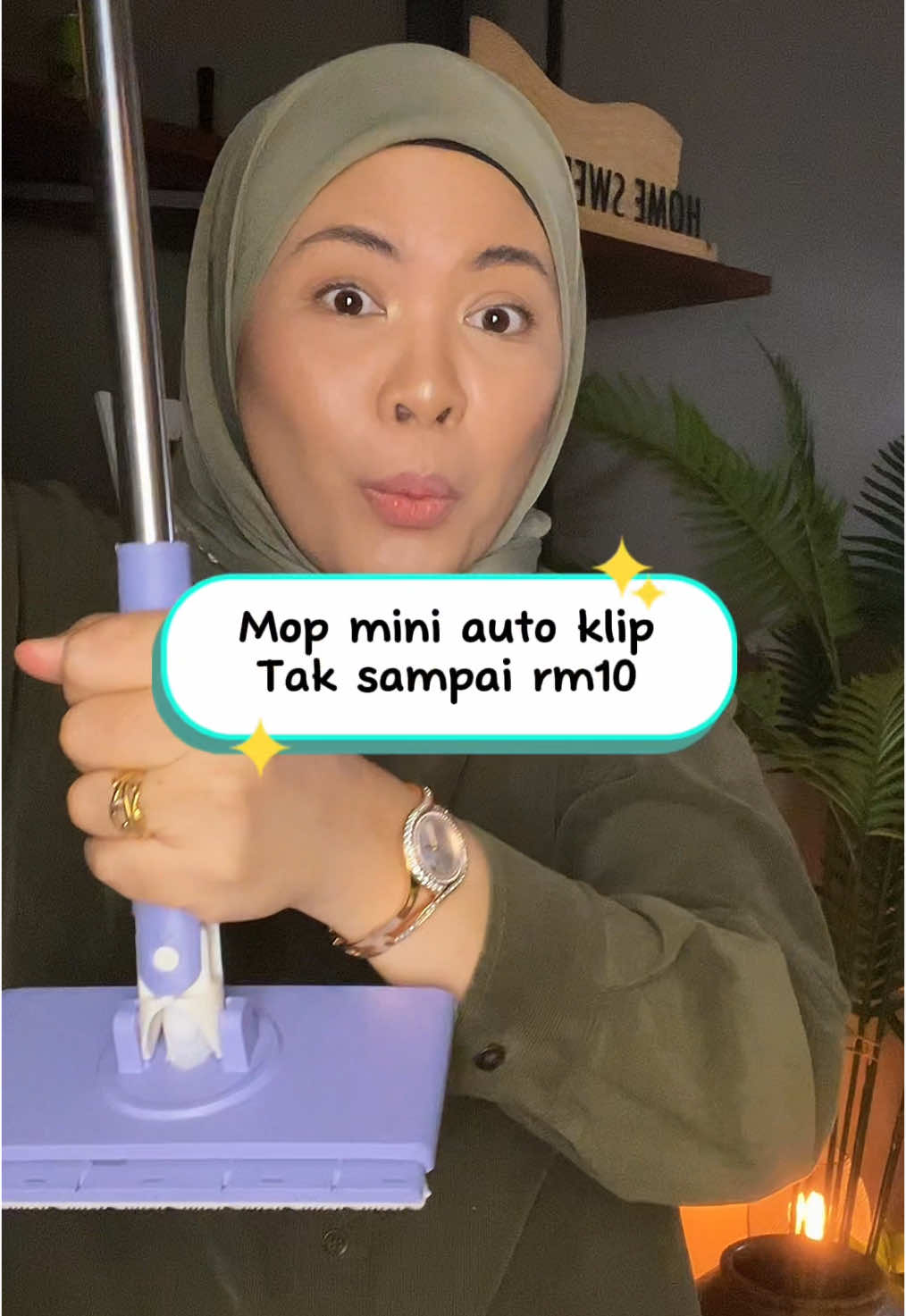 Mini Mop Auto Clip Introducing the Mini Mop Auto Clip—your ultimate cleaning companion that saves you time and money while making your cleaning routine effortless. This innovative hands-free device attaches easily to any standard mop handle, allowing you to clean hard-to-reach areas without the hassle of bending or stretching. Key Features: 	•	Hands-Free Convenience: The Auto Clip allows you to mop with ease, enabling you to move around your space without having to hold the mop. 	•	Time-Saving Design: Quickly clean floors, walls, and ceilings in a fraction of the time compared to traditional mopping methods. 	•	Cost-Effective: Reduce the need for multiple cleaning tools and save on cleaning supplies with the versatile Mini Mop Auto Clip. 	•	Ergonomic and Adjustable: Fits most mop handles and is designed for comfortable use, minimizing strain on your back and arms. 	•	Durable Construction: Made from high-quality materials that ensure long-lasting performance and reliability. Transform your cleaning experience and enjoy a spotless home with the Mini Mop Auto Clip. Simplify your chores and reclaim your time! SEO Hashtags: #MiniMop #AutoClip #HandsFreeCleaning #TimeSaver #CostEffectiveCleaning #HomeCleaningSolutions #CleaningHacks #EffortlessMopping #CleaningMadeEasy #InnovativeCleaningTools     Mini Mop Auto Clip Memperkenalkan Mini Mop Auto Clip—rakan pembersihan utama anda yang menjimatkan masa dan wang sambil memudahkan rutin pembersihan anda. Peranti inovatif ini mudah dipasang pada mana-mana pemegang mop standard, membolehkan anda membersihkan kawasan sukar dijangkau tanpa perlu membongkok atau meregang. Ciri-Ciri Utama: 	•	Kemudahan Tanpa Tangan: Auto Clip membolehkan anda mengepel dengan mudah, membolehkan anda bergerak di sekitar ruang anda tanpa perlu memegang mop. 	•	Reka Bentuk Jimat Masa: Bersihkan lantai, dinding, dan siling dalam masa yang lebih singkat berbanding dengan kaedah pengepelan tradisional. 	•	Berkos Efektif: Kurangkan keperluan untuk pelbagai alat pembersihan dan jimat pada bekalan pembersihan dengan Mini Mop Auto Clip yang serbaguna. 	•	Reka Bentuk Ergonomik dan Boleh Laras: Sesuai untuk kebanyakan pemegang mop dan direka untuk penggunaan yang selesa, mengurangkan ketegangan pada belakang dan lengan anda. 	•	Pembinaan Tahan Lama: Diperbuat daripada bahan berkualiti tinggi yang memastikan prestasi dan kebolehpercayaan jangka panjang. Ubah pengalaman pembersihan anda dan nikmati rumah yang bersih dengan Mini Mop Auto Clip. Permudahkan kerja rumah anda dan dapatkan semula masa anda! Hashtag SEO: #MiniMop #AutoClip #PembersihanTanpaTangan #JimatMasa #PembersihanBerkosEfektif #PenyelesaianPembersihan #HacksPembersihan #MoppingMudah #PembersihanInovatif