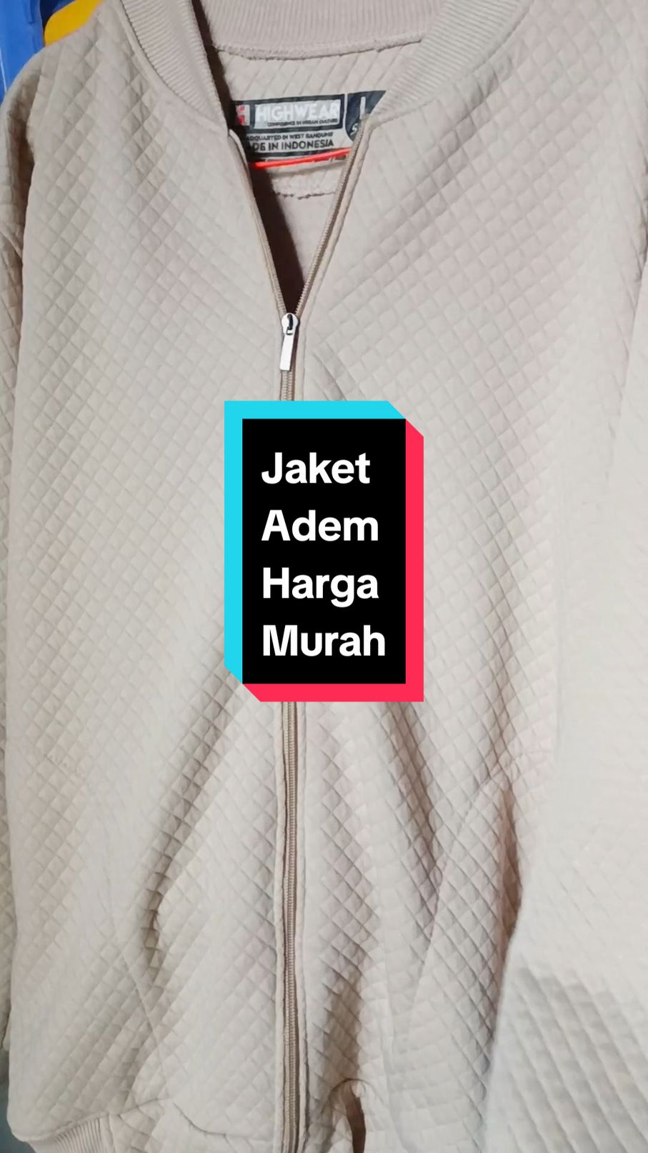 Jaket halus dan adem harga murah tampil keren #jaket #jaketmurah #jaketkeren #jaketouter #comfy #wibgajian #promoguncang1111 #cuantanpabatas 