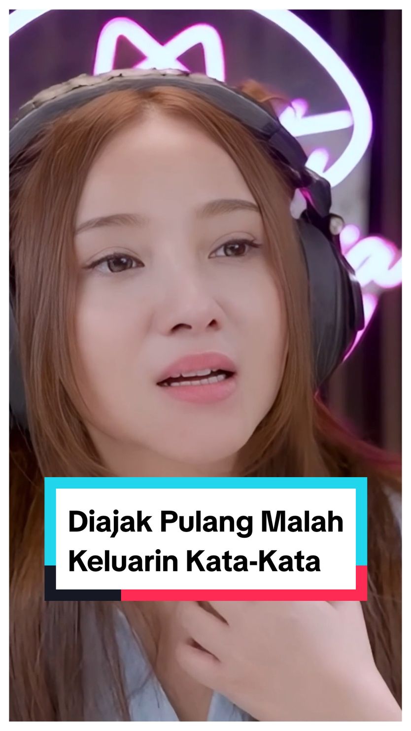 Diajak pulang malah keluarin kata-kata join Telegram Meiniac : https://t.me/meiniacofficial #meisitalomania #meireaction #meiniac #dagelan #videotraveling #foryou #viral #comedy #fun #funnyvideos #ngakak #ngakakkocak #katakata #katabijak #skena 