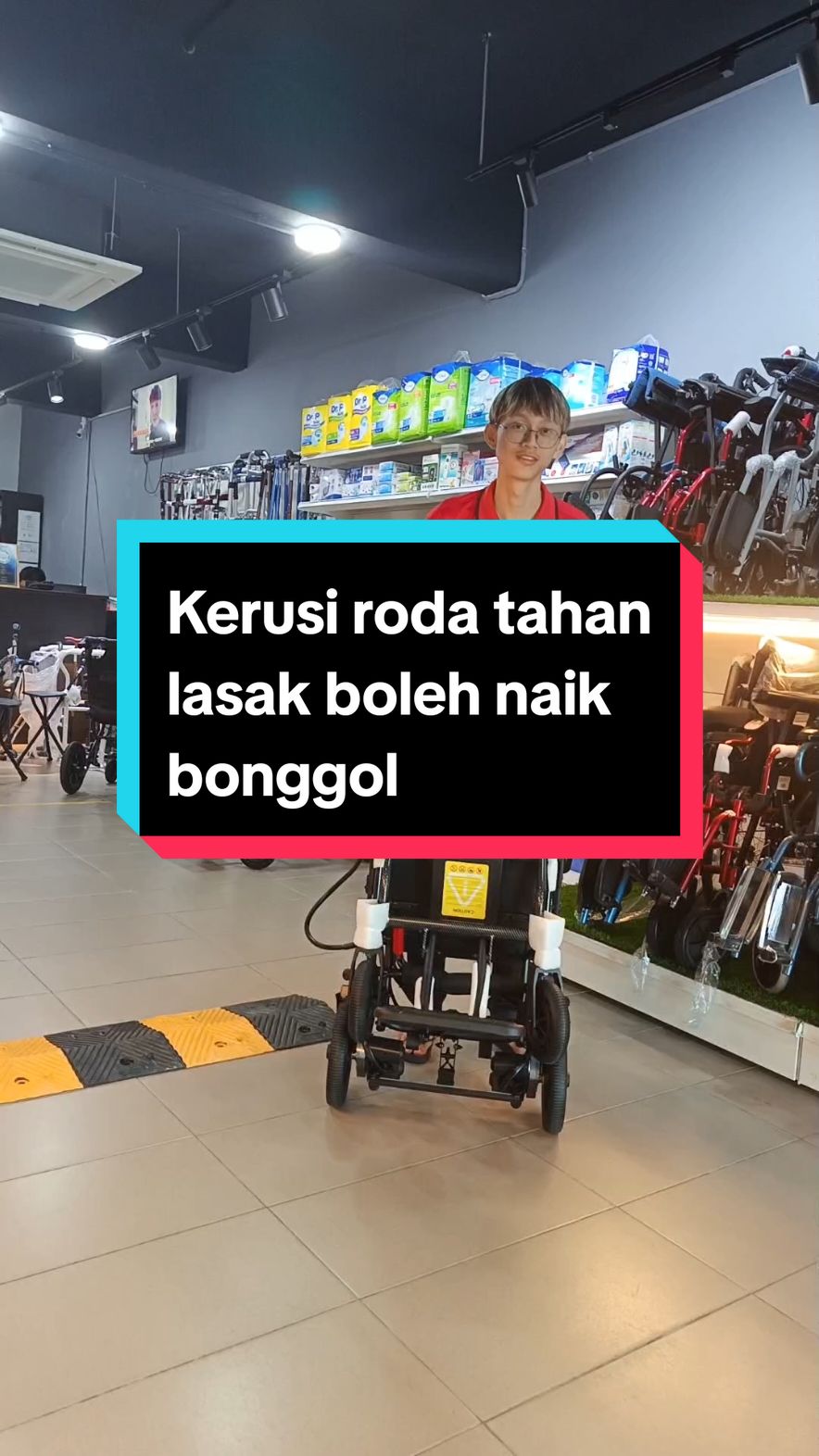 Kerusi roda yang boleh tampung berat 120kg #easytofoldable #electricwheelchair #fyp #plsowell 