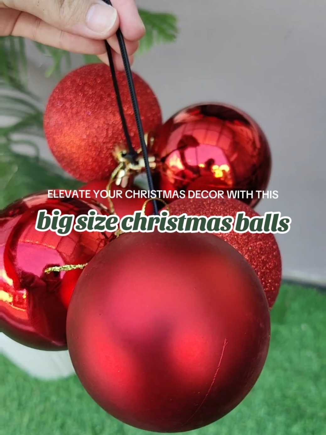 Elevate your Christmas decor with this big size shiny & matte Christmas balls. With less than P200, mall quality na ang mabibili mo na Christmas balls, 8cm na din ito at 3 types na yung texture ng each ball kaya lakas maka-sosyal ng decor mo. Buy na nito mga momshies habang mura pa ngayon 😊🥰 #mom #MomsofTikTok #wife #wifey #wifelife #christmastiktok #christmas2024 #pasko #paskongpinoy #paskosatiktok #paskoph #christmasdecor #xmas #xmasball #christmasballs #xmasdecorations 