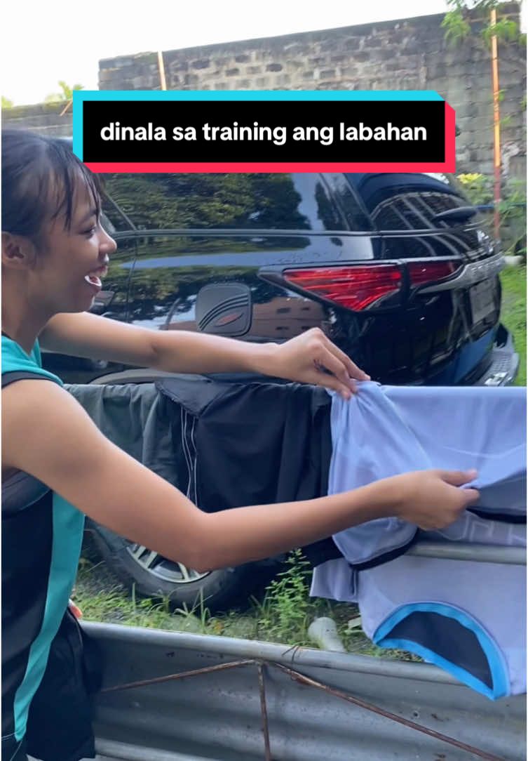 Dinala yung labahan sa training. madiskarteng trainee dahil ayaw umabsent. 🤟😊 #badminton  #Fyp  #foryoupage #badmintonplayer #badmintonskills #badmintonlovers #badmintoncoach #OBTC #badmintonph  #justforfun  #comedia #tiktokviral  #tiktokphilippines 