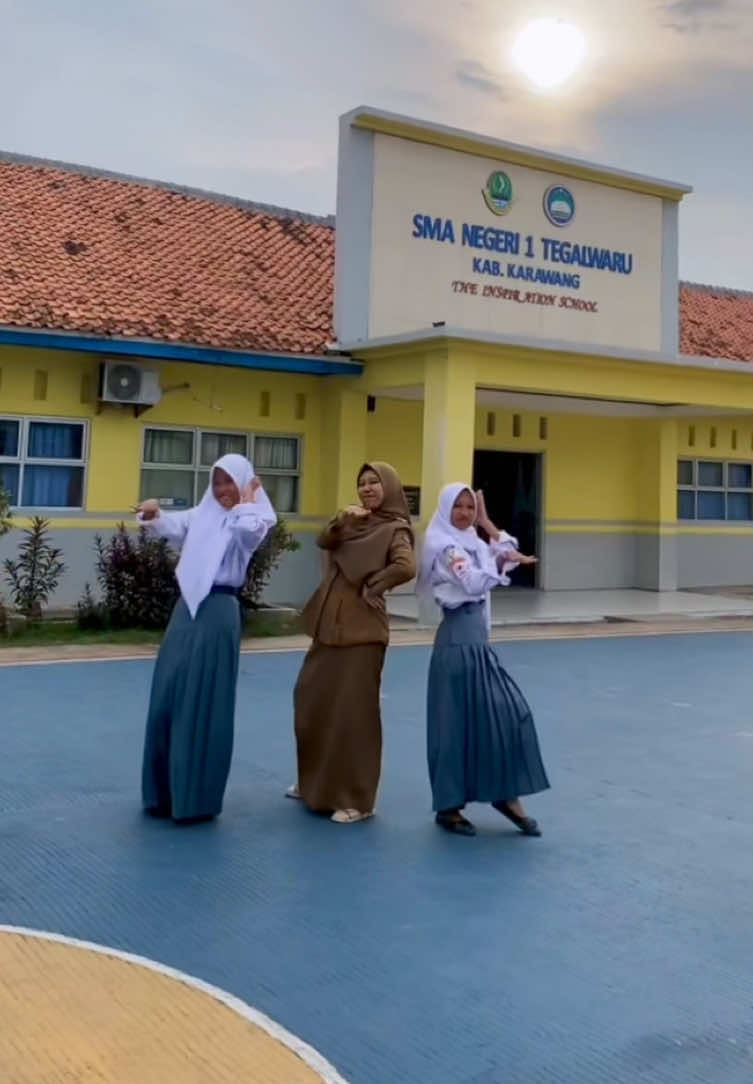 setitik apateu sebelum pulang #apt #apateu #gurumurid #gurumuda #gurusenibudaya #dancechallenge #sekolah #sma #trending #viral 