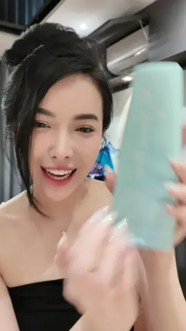 Dầu xả ALL ABOUT HAIR tự hào là sản phẩm tiên phong với công thức chứa 5 loại ceramide: Ceramide NS, Ceramide NG, Ceramide AP, Ceramide AS, và Ceramide EOP. Công thức này, với sự kết hợp độc đáo của các loại ceramide, đã được thử nghiệm lâm sàng và chứng minh hiệu quả vượt trội trong việc cung cấp độ ẩm sâu, bảo vệ và phục hồi tóc. #micoaah 