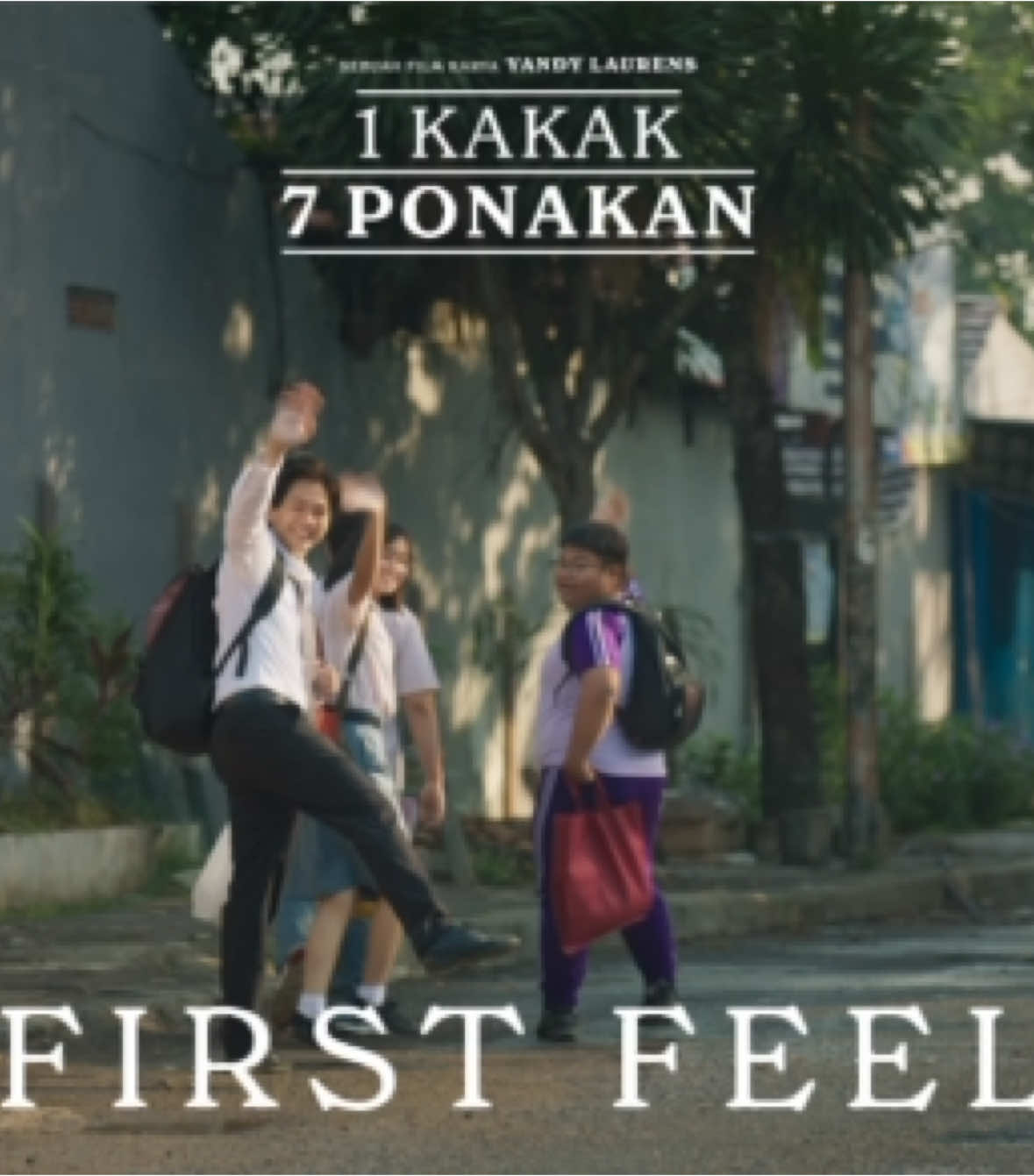 Melepaskan orang tersayang itu sangat susah meski hanya untuk pergi sekolah 🥹 Dadaaahhhh kakak-kakak semua. Sampai jumpa 23 Januari 2025 di bioskop ya 👋👋👋 #FirstFeel  #1Kakak7Ponakan #1K7P #tiktoktainment #fyppppppppppppppppppppppp #rekomendasifilm #filmindonesia #drama #ceritafilm 