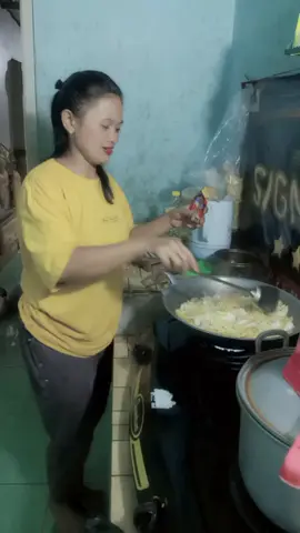 tukang seblak ko kakean gaya sing ngti wes akeh 