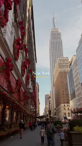 The view of the @Empire State Building from Macy’s during the holiday season is truly magical. 🎄🎁✨ Shot on iPhone 4k at 30fps Christmas in new york #newyork #nyc #newyorkcity #cinemasb