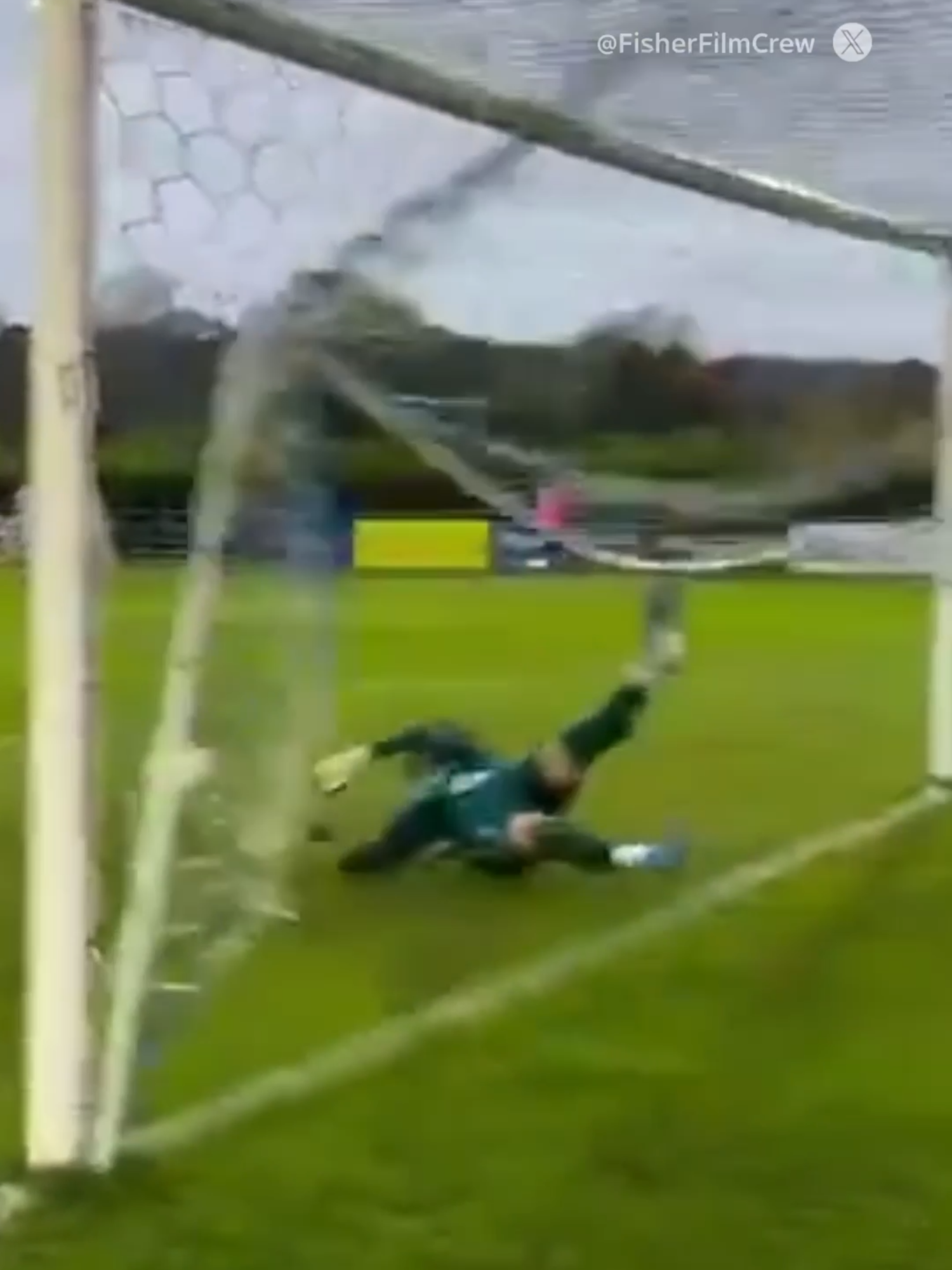 Is this the greatest save? 😲😲  #footballtiktok #BearstedFC #goalkeeper #save