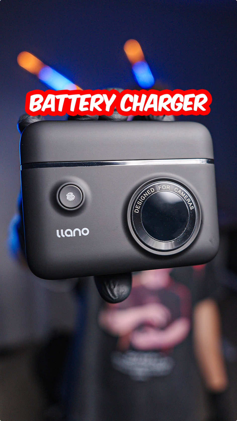 This little battery charger speeds up my charging for all my camera gear. I love how compact it is and the LED screen so I know exactly how much juice my batteries have! You can get an extra discount with the code “llano0828” #battery #charger #camera 