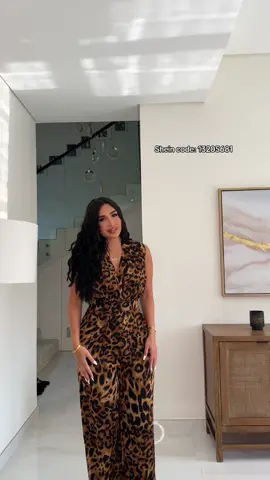 طاقة الثراء قوية بهالفيديو🐆👀 بما انو الطبعة النمر ترندي اخترت كم قطعة من @SHEIN_AR_Official شو رأيكم؟ which look is your favorite? #اكسبلورexplore #trend #dubai🇦🇪 #fyp #dress #sheindress #leopard 