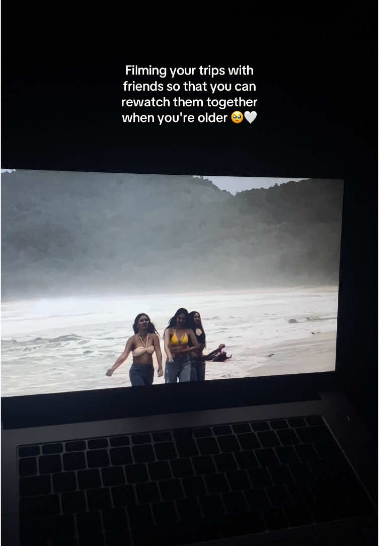 i can watch it over and over again. (with teary eyes pa yaaaan always hays) love you guys so much.  #elnidopalawanphilippines #friendship #elnidopalawanphilippines🇵🇭🌊 #travelph #fouryou #fypシ #foryoupage 